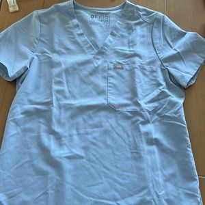 Figs Catarina womens medium scrub top vapor blue space dye. Excellent condition